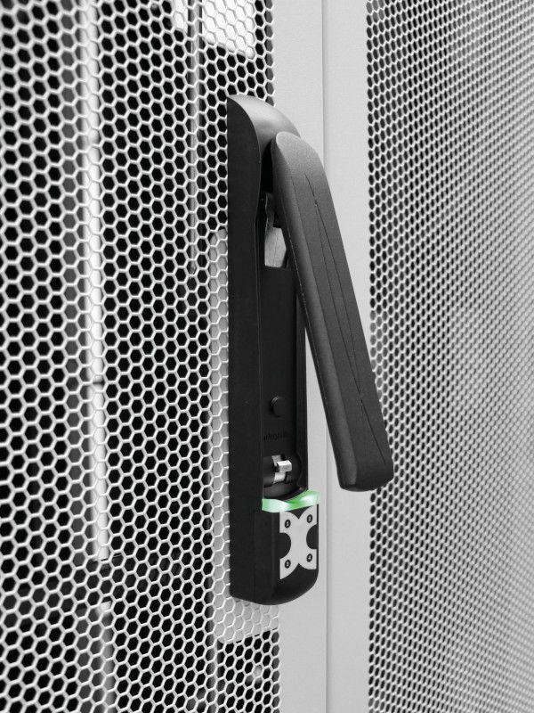 Kentix IP-Rackgriff DoorLock-RA4 zur Absicherung von Serverschränken